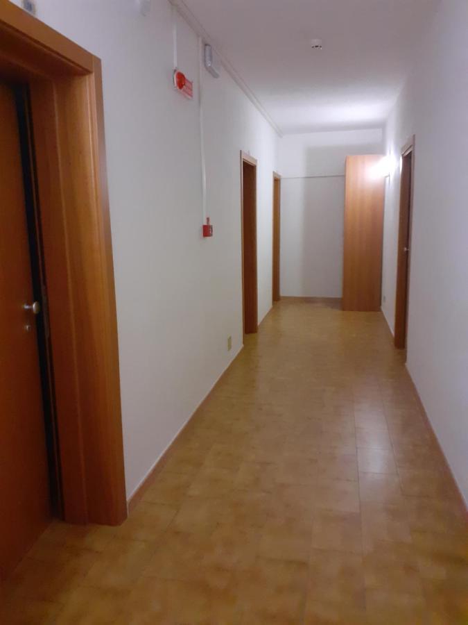 Hotel Rossini Ріміні Екстер'єр фото