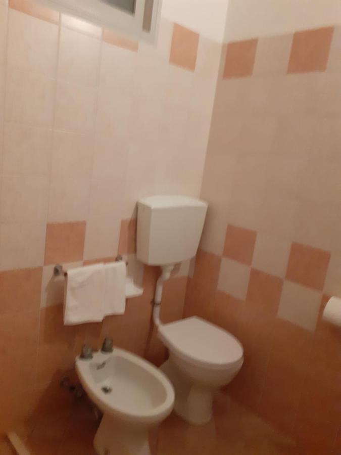 Hotel Rossini Ріміні Екстер'єр фото